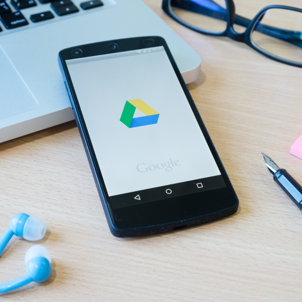 Era Hosting proveedora de servicios Hosting seguros y eficaces, incluyendo servicios de servidores en la nube, registro de dominios, alojamiento web además del mantenimiento e instalación de vuestros equipos.